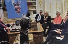 Donald Trump comparte en Truth Social imágenes con IA donde Venezuela y Groenlandia se representan como parte del territorio de Estados Unidos.