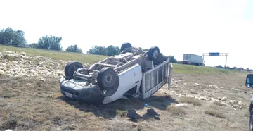 Volcadura en la autopista México-Tulancingo: conductor herido tras perder el control de su camioneta.