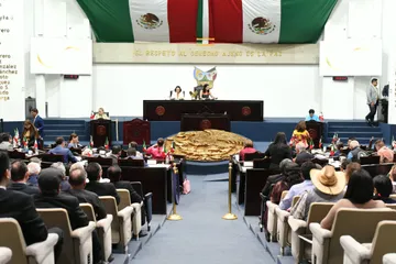 Toman protesta a diputados juveniles de Hidalgo