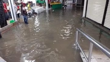 Tianguis Municipal de Tula nuevamente se inundó
