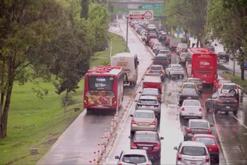 El SITMAH iniciará una etapa de socialización antes de aplicar multas por invadir el carril exclusivo del Tuzobús.