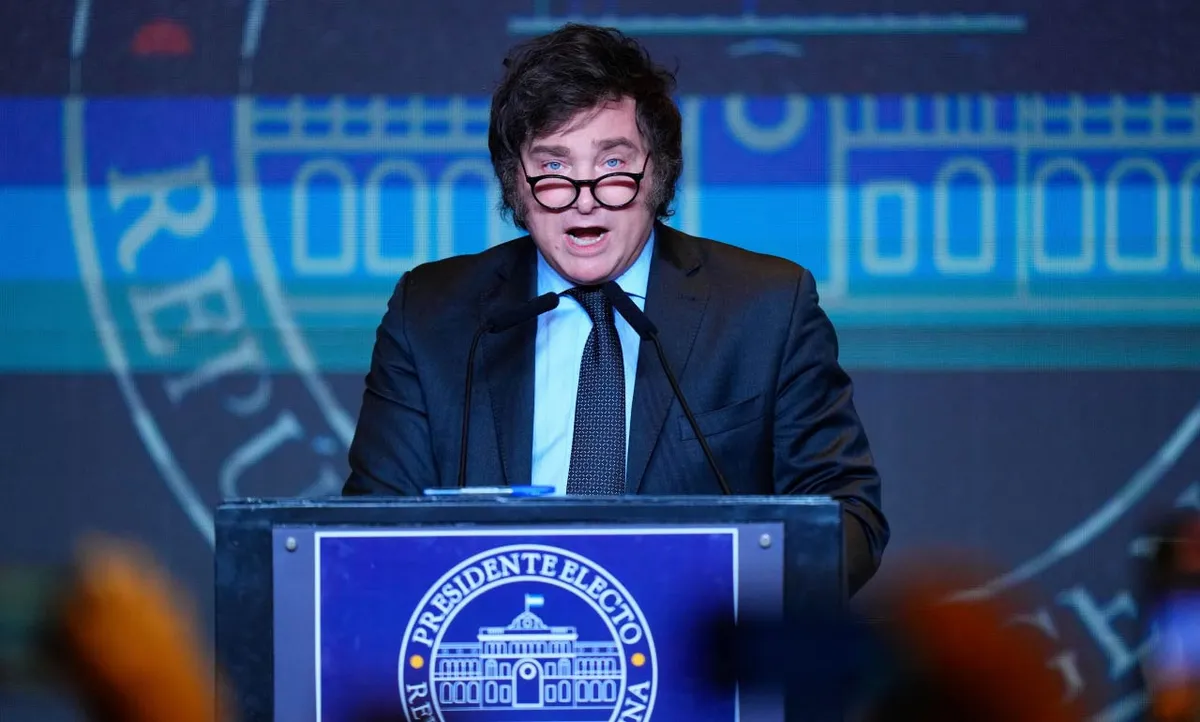 Prohíbe Milei lenguaje inclusivo en administración pública argentina