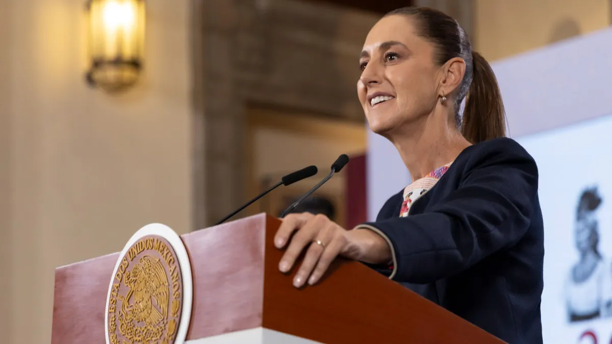 Nueva Ley de Aguas devuelve el control del recurso al Estado y busca frenar abusos, acaparamiento y mercado ilegal, afirma el gobierno.