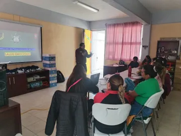 SNTE sale en defensa de director y maestra detenidos por presunto abuso a menor en primaria de Tizayuca