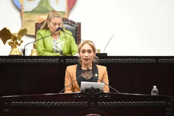 Proponen iniciativas para adecuar nombres de comisión y dependencia estatal