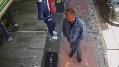 Video: captan a presunto ladrón robando mercancía en pleno centro de Actopan