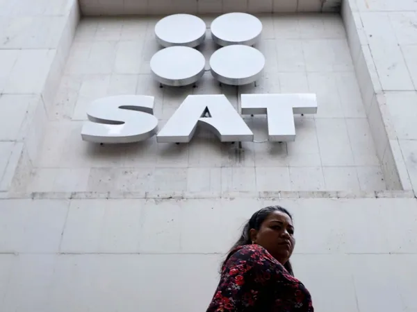 SAT descarta prisión preventiva por sospechas de emisión de facturas falsas