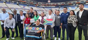 Autoridades turísticas y embajadora de Sudáfrica