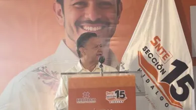 Durante el festejo del Día del Maestro, el gobernador defendió el aumento histórico al presupuesto educativo en Hidalgo.