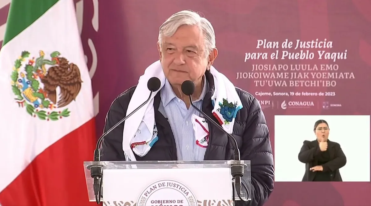 Promete AMLO a yaquis concluir obras para dotar de agua a sus pueblos