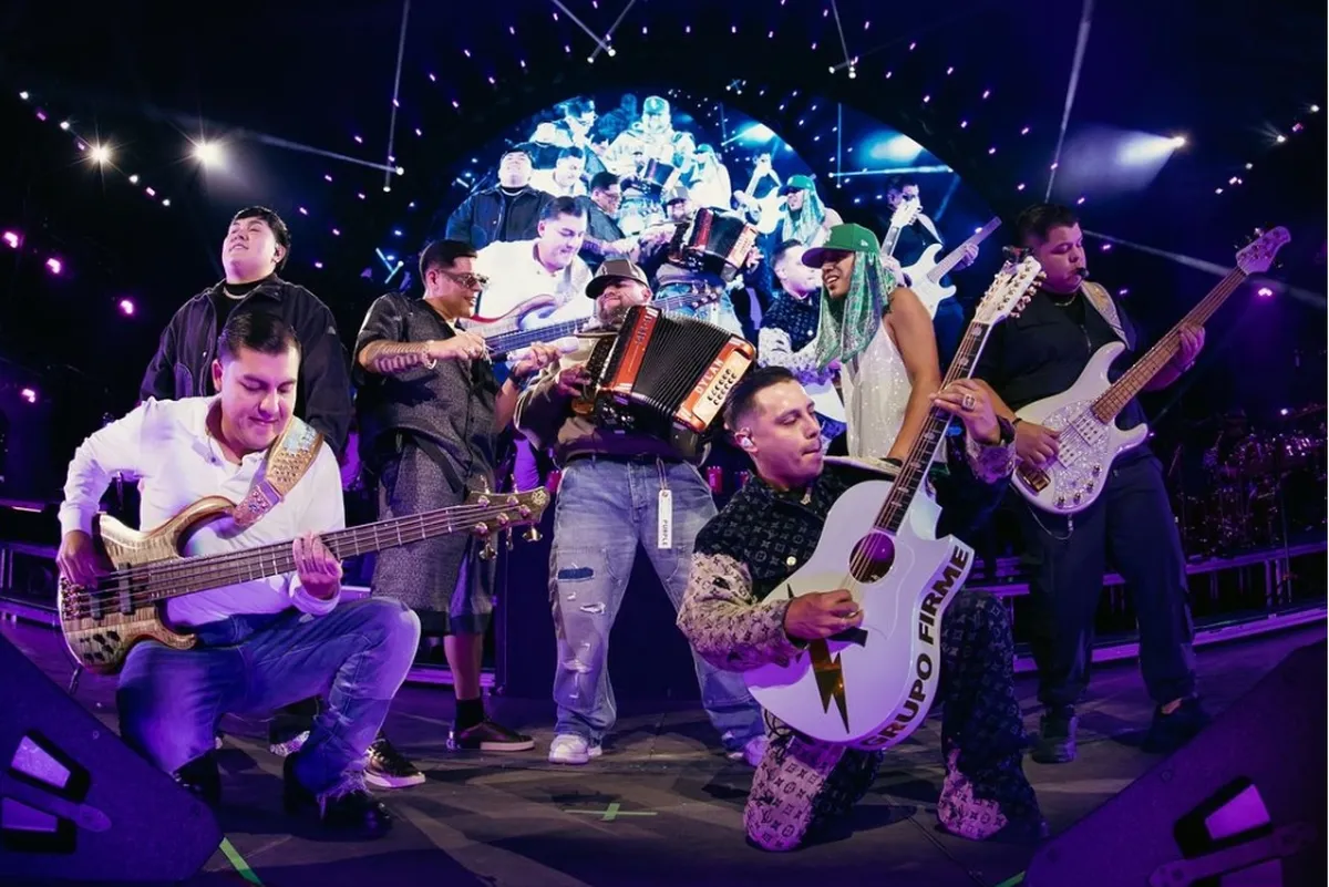 Integrantes de Grupo Firme banda de regional mexicano