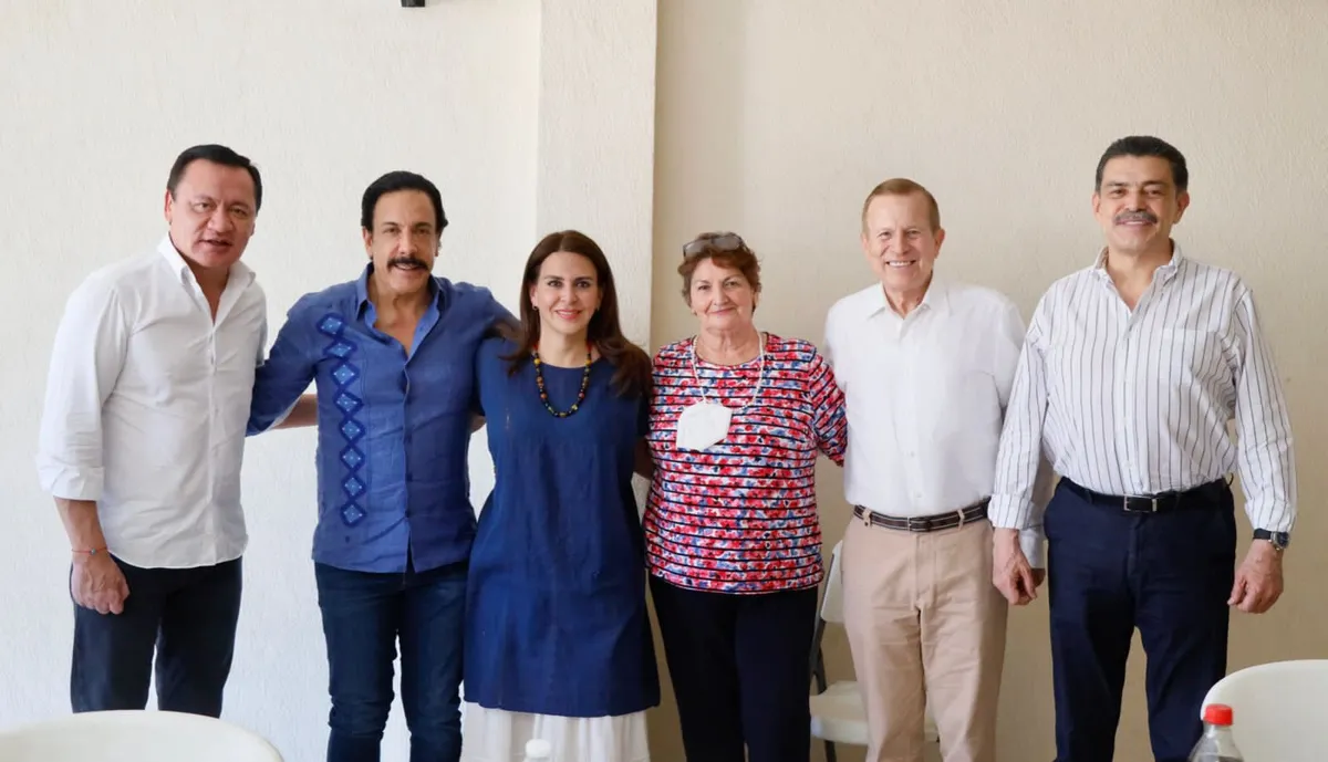 Omar Fayad y ex gobernadores de Hidalgo se reúnen con Carolina Viggiano