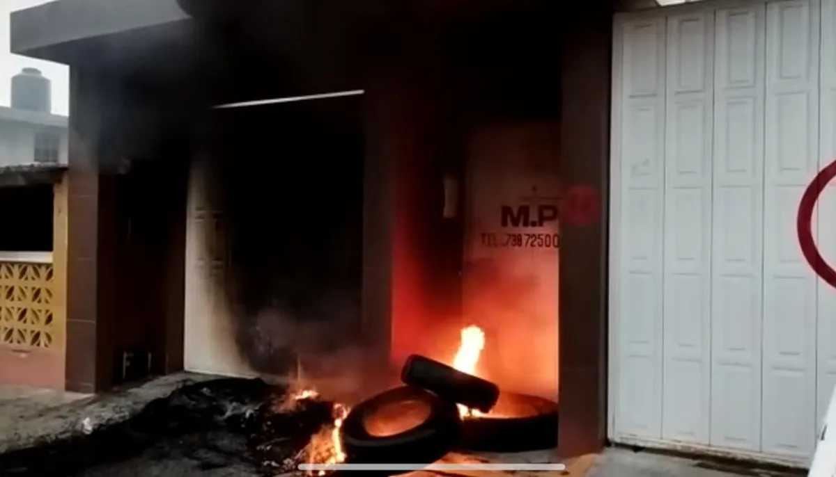 Pobladores de Mixquiahuala toman el Ministerio Público