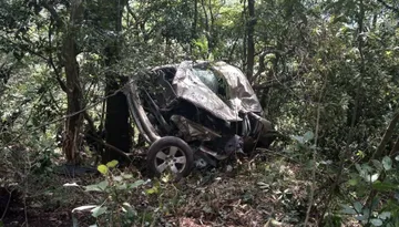 Cae vehículo al barranco en Tlanchinol; 3 muertos