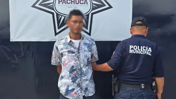 detención de un hombre durante un operativo en Pachuca.