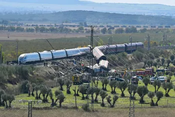 Choque de trenes de alta velocidad en Toledo, España