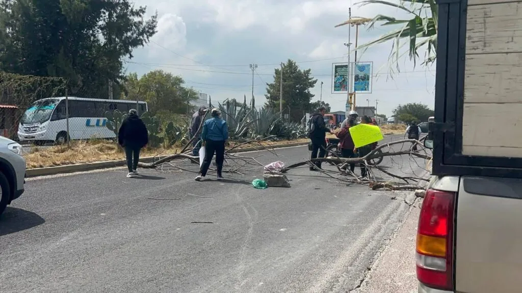 Por esta razón bloquean carretera Tlahuelilpan-Mixquiahuala