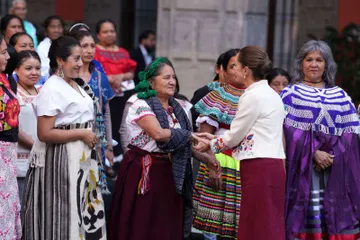 Claudia Sheinbaum anuncia nuevos apoyos para mujeres artesanas