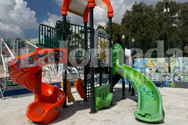 Canchas y juegos infantiles en abandono en colonia Cuauhtémoc de Pachuca.