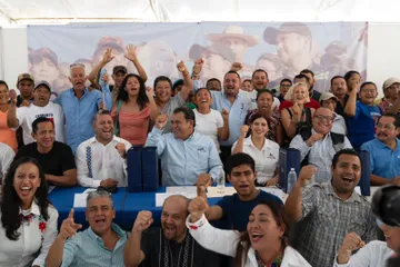Cementera hidalguense impartió talleres para autoconstrucción tras paso de Otis
