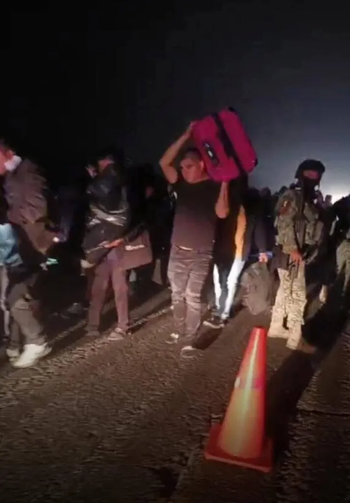 Autobús de turismo vuelca en Pánuco, se dirigía a Huejutla