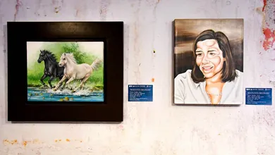 Exposición artística en el antiguo centro de detención rehabilitado en Tizayuca.