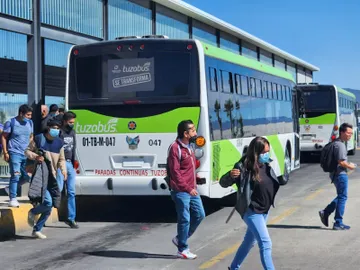 Julio Menchaca busca que Tuzobús ofrezca mejor servicio