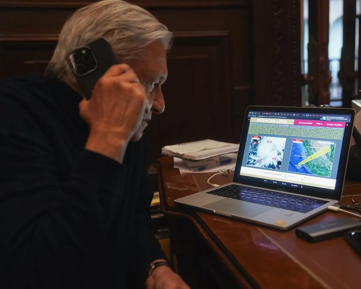 Huracán Lidia: AMLO pide tomar precauciones