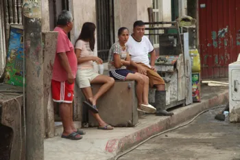 Autoridades de Sedatu informan proceso de relocalización para familias afectadas por la vaguada en Hidalgo.