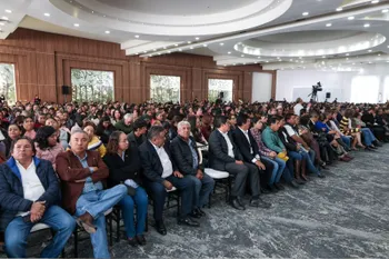 Destacan el papel de las familias en la formación de niñas y niños durante conferencia magistral del IHE