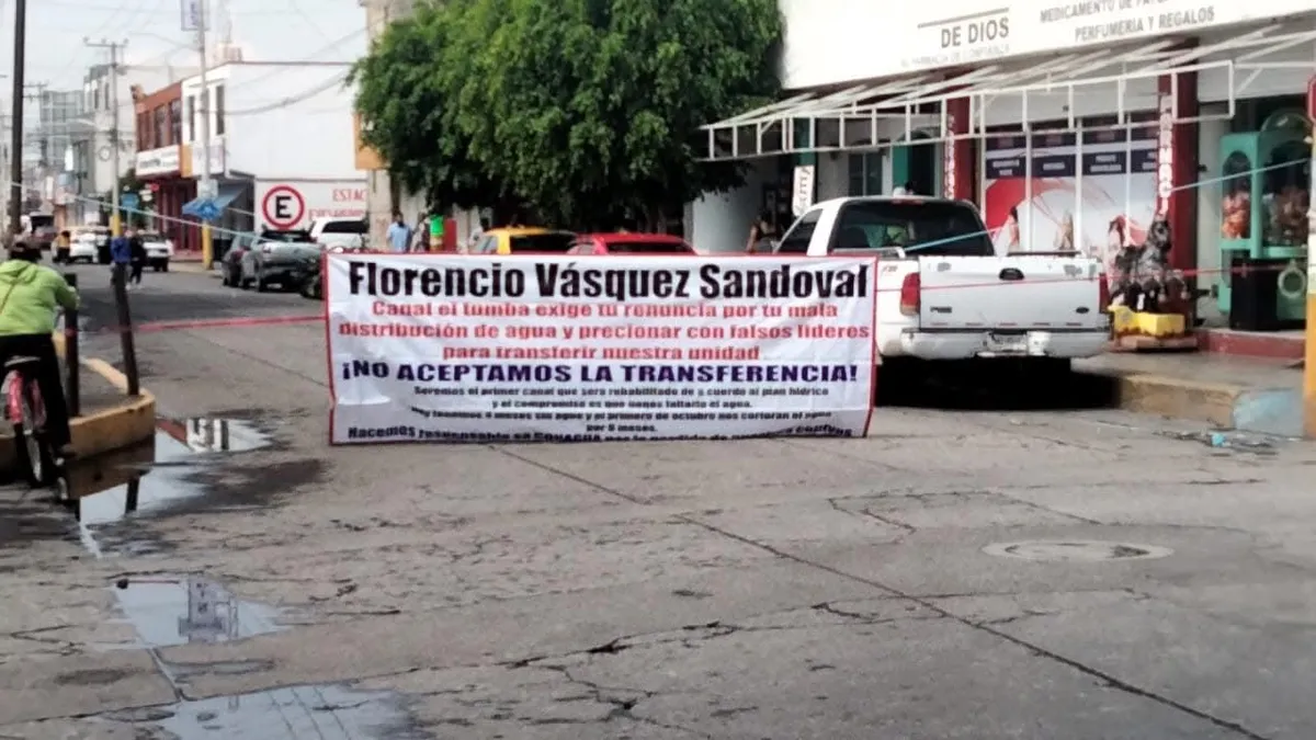 Mixquiahuala: campesinos protestan en Conagua; exigen atender escasez de agua