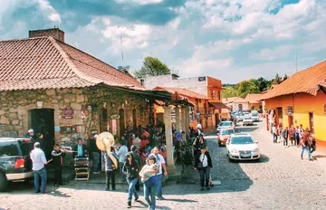 En Huasca, aguas residuales van a dar hacia los cauces
