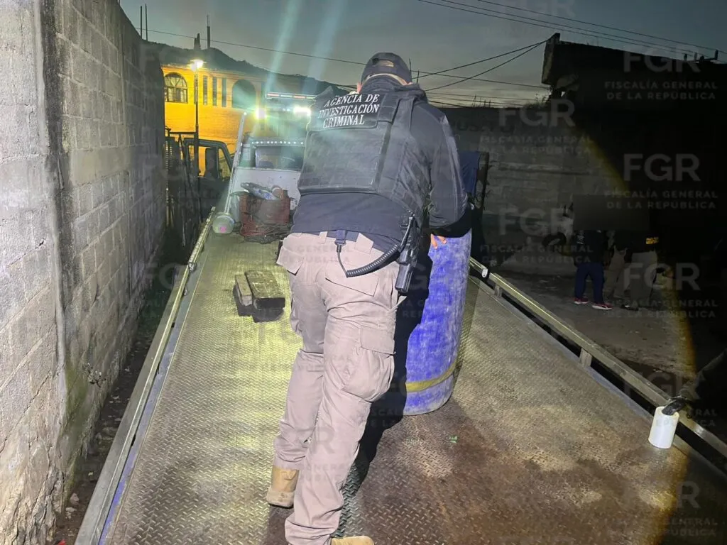 ¡Golpe al huachicol! FGR asegura mil 500 litros de hidrocarburo en Hidalgo