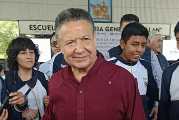Pemex dona mobiliario para escuelas de Hidalgo
