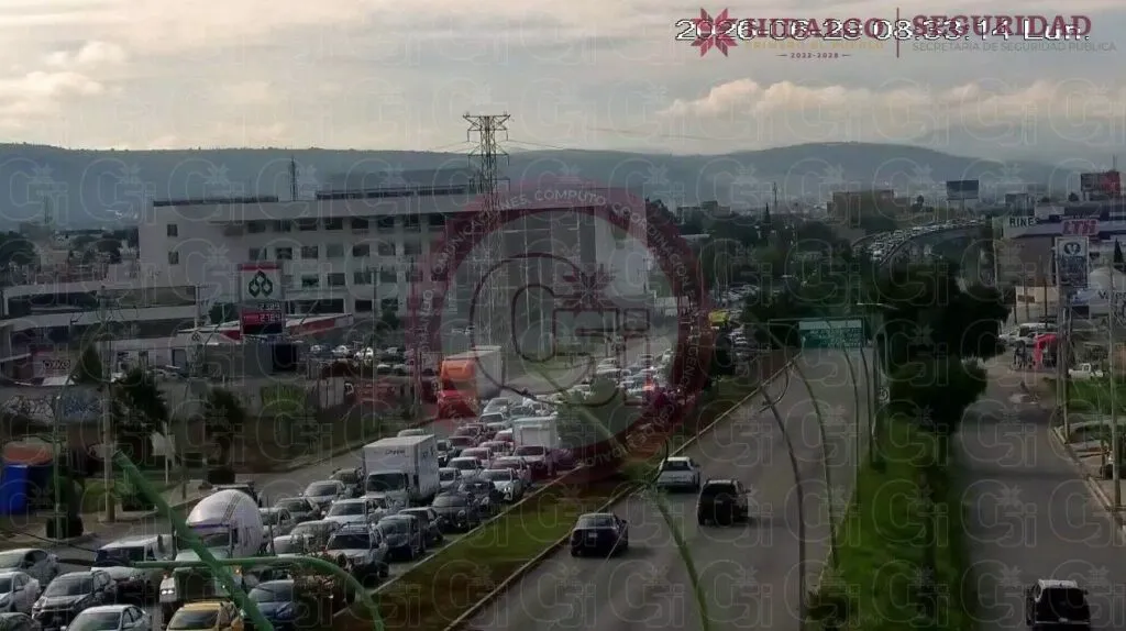 ¡Caos vial en Pachuca! Vecinos bloquean los bulevares Minero y Colosio