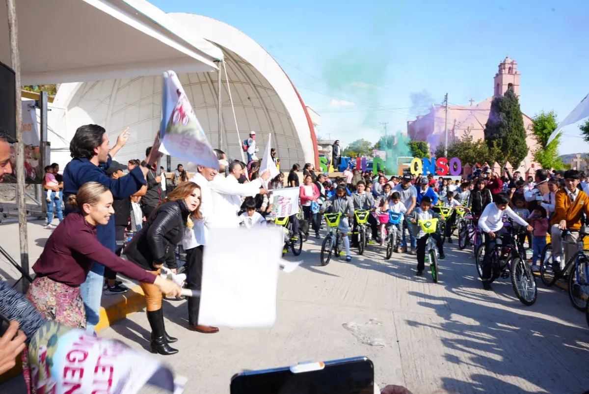 Entregan bicicletas a infantes de comunidades indígenas