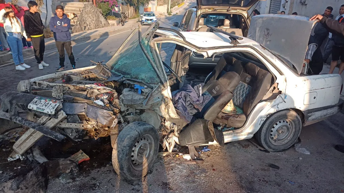 Tezontepec de Aldama: accidente automovilístico deja tres personas heridas