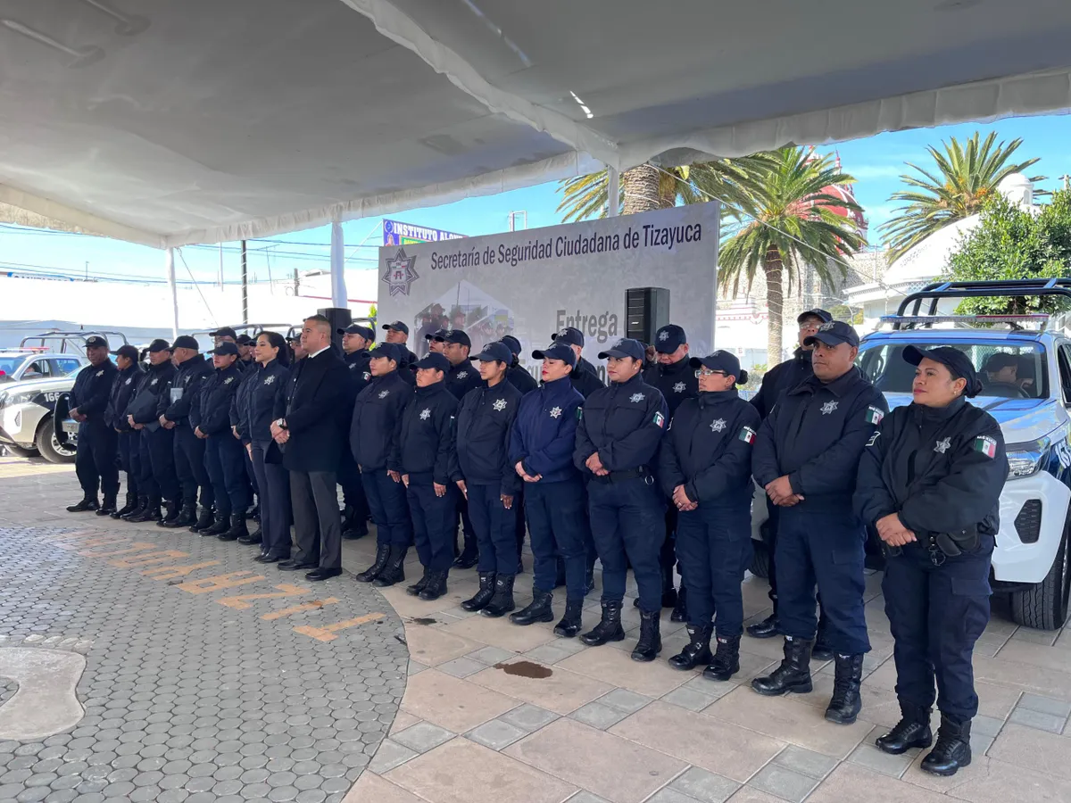 Tizayuca: Entregan patrullas y reconocen a policías
