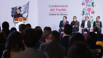 Claudia Sheinbaum descartó la salida de Zoé Robledo de la dirección general del IMSS, pese al rechazo de los trabajadores al aumento salarial propuesto.
