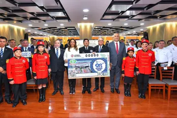Lotería Nacional celebra 98 años del AICM con billete conmemorativo