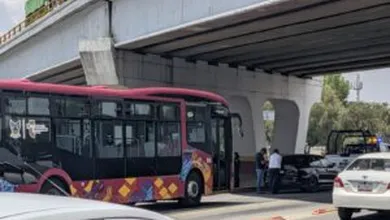 Invasión de carriles y fallas mecánicas frenan el avance del nuevo Tuzobús