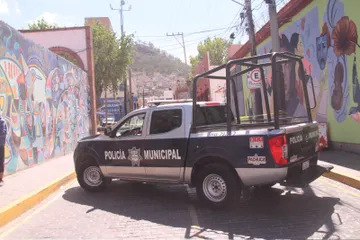 Camioneta atacada a balazos en Pachuca