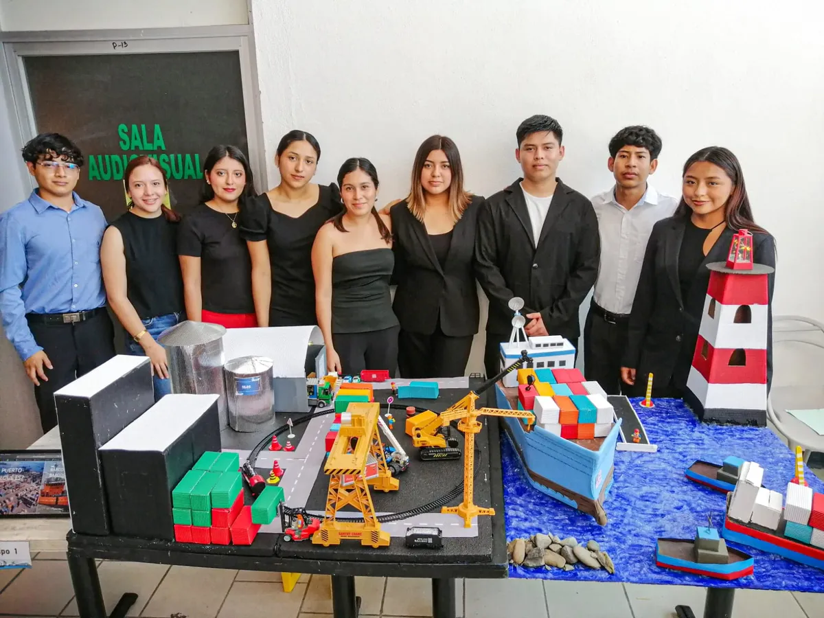 Estudiantes de la UPH innovan con proyectos de puertos a escala