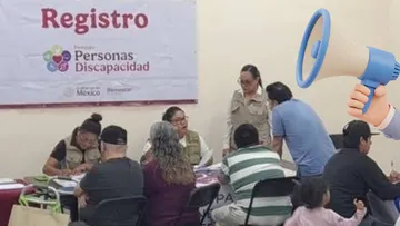 Personas de 30 a 64 años registradas en la Pensión para Personas con Discapacidad realizan su trámite de credencialización.