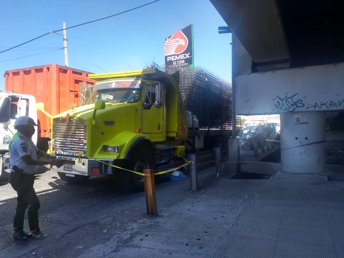 Fallece tras ser atropellado por un trailer sobre la autopista México-Pachuca