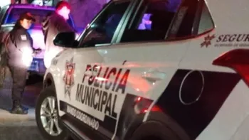 Patrulla de la Policía Municipal durante la atención de un asalto en Apan.