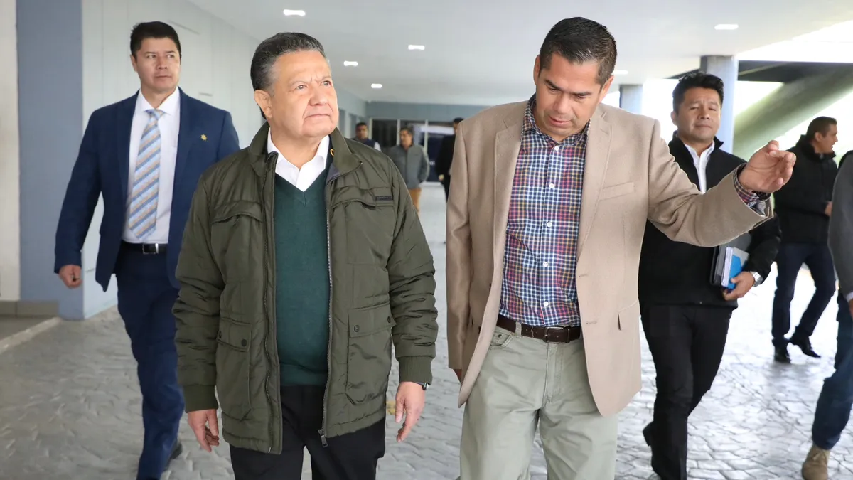 Julio Menchaca visita la SSPH, “seguridad es su compromiso”, dijo