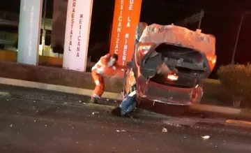 Fallece mujer y un hombre resulta herido en volcadura en el Felipe Ángeles