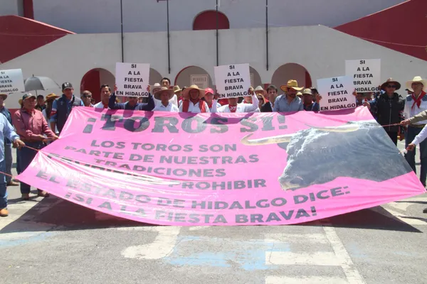 Protesta llega al Congreso; sector taurino exige consulta y acusa falta de análisis