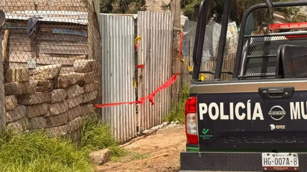 Hallan fosa clandestina en Tulancingo; extraen siete cuerpos